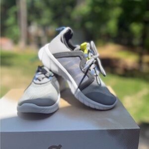 Kids Gray Ortho Athletic Shoes sz 13
